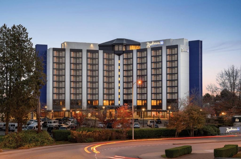 Radisson Blu Vancouver Airport Hotel & Marina — 1