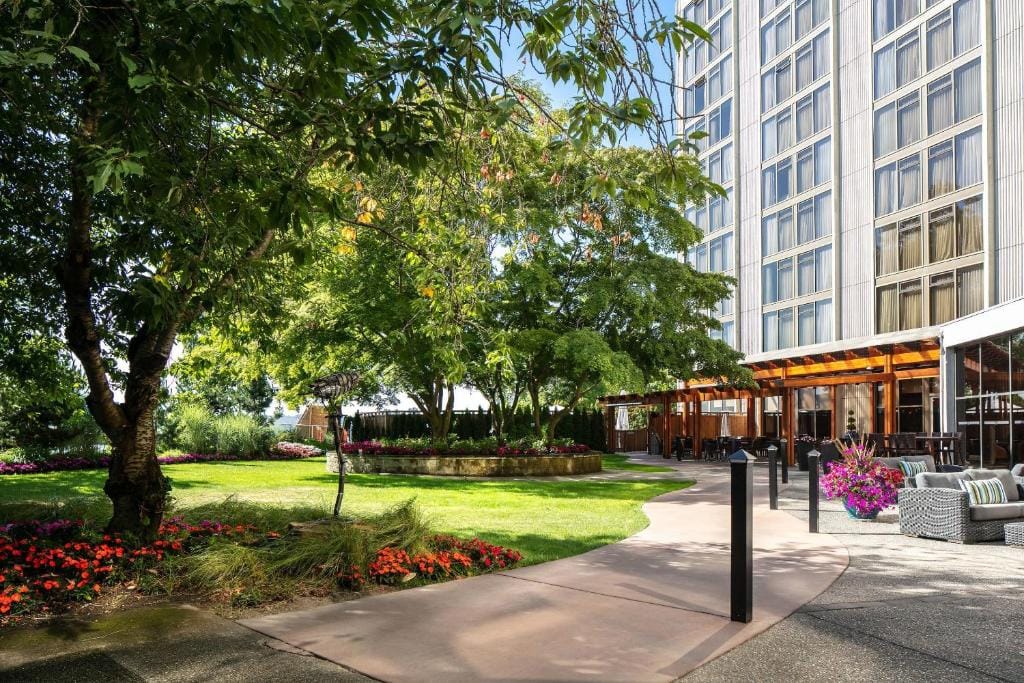 Radisson Blu Vancouver Airport Hotel & Marina — 5