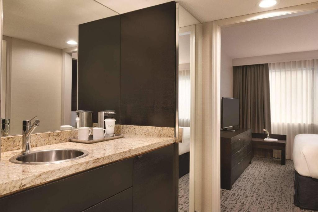 Radisson Hotel Vancouver Airport — 2