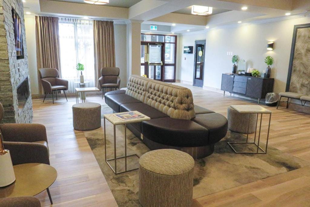 Sandman Hotel & Suites Vancouver Airport — 3