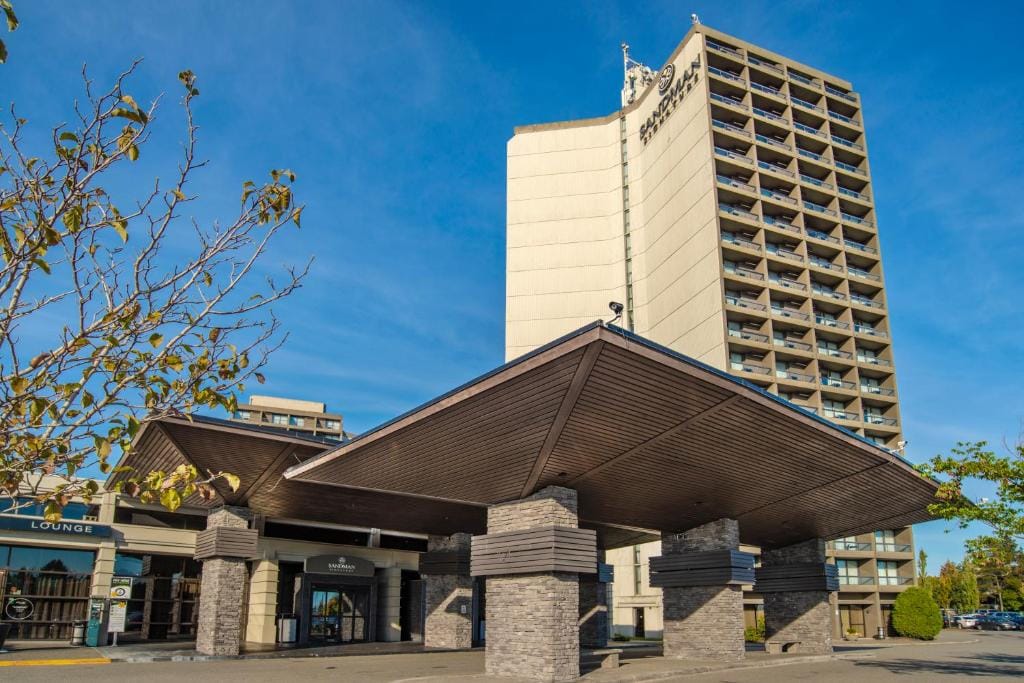 Sandman Signature Vancouver Airport Hotel & Resort — 1