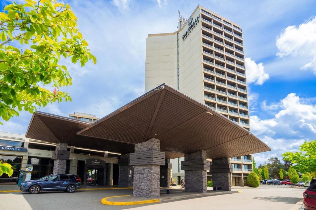 Sandman Signature Vancouver Airport Hotel & Resort — 2