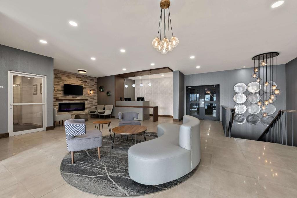 Best Western Parkway Hotel Toronto North — 2