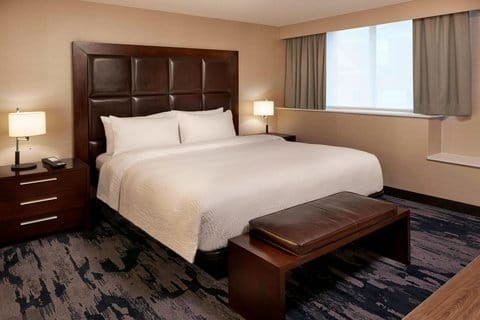 Fairfield by Marriott Montreal Downtown — 2