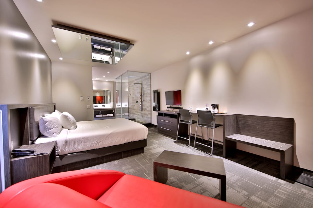 Hôtel Ô Suites Laval — 2