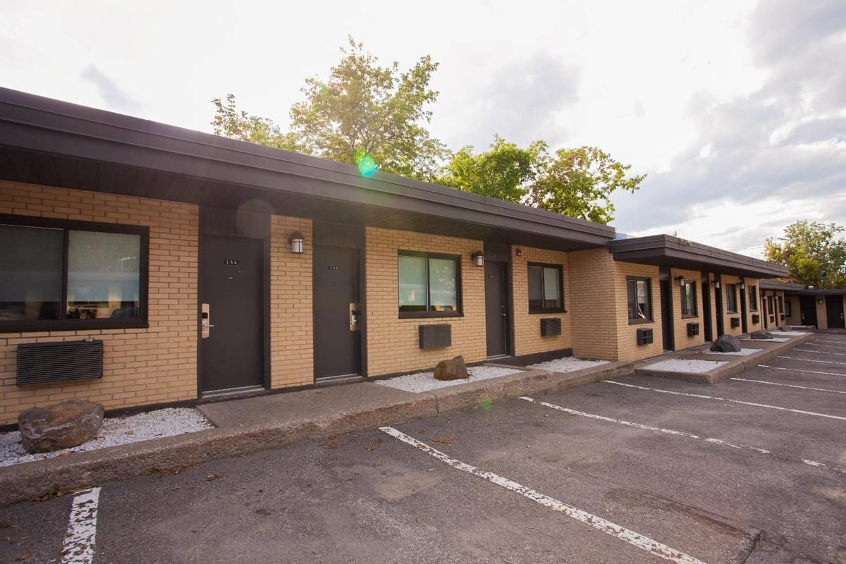 Hôtel Ô Suites Laval — 4