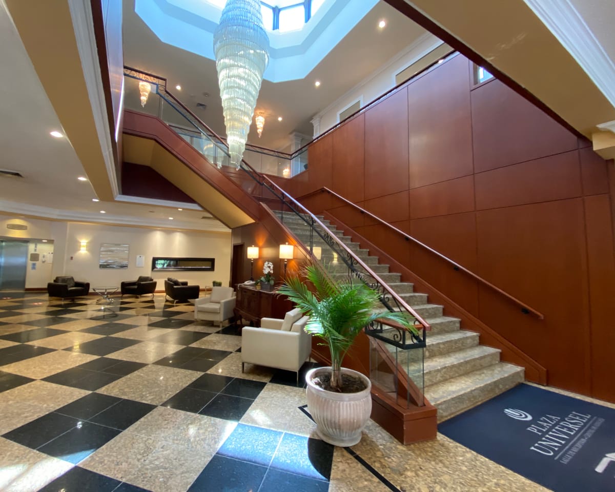 Hotel Universel Montreal — 1