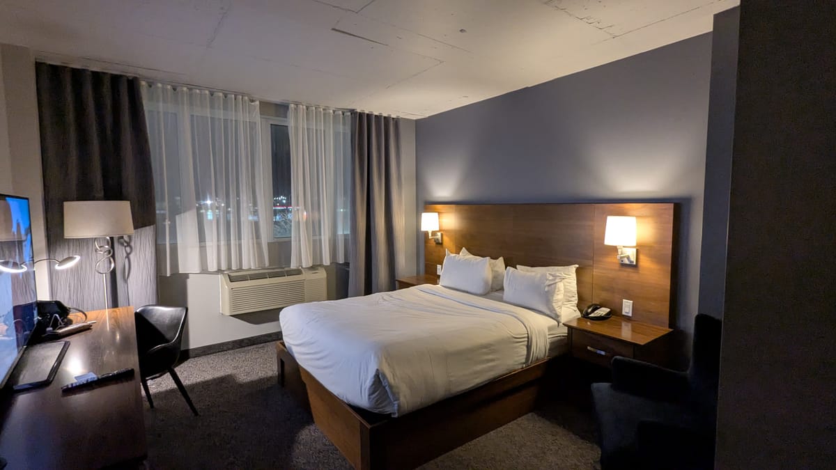Impéria Hôtel & Suites Boucherville — 3