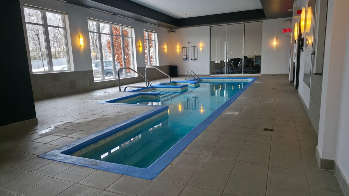 Imperia Hotel & Suites Terrebonne — 4