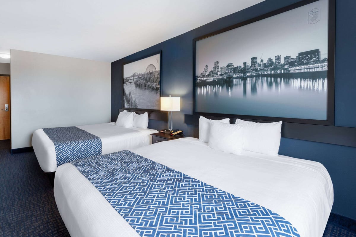 Super 8 by Wyndham Lachenaie/Terrebonne — 2