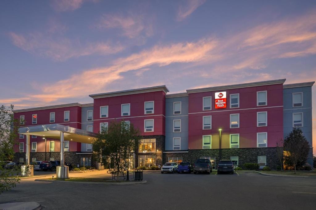 Best Western Plus Airport Inn & Suites — 1