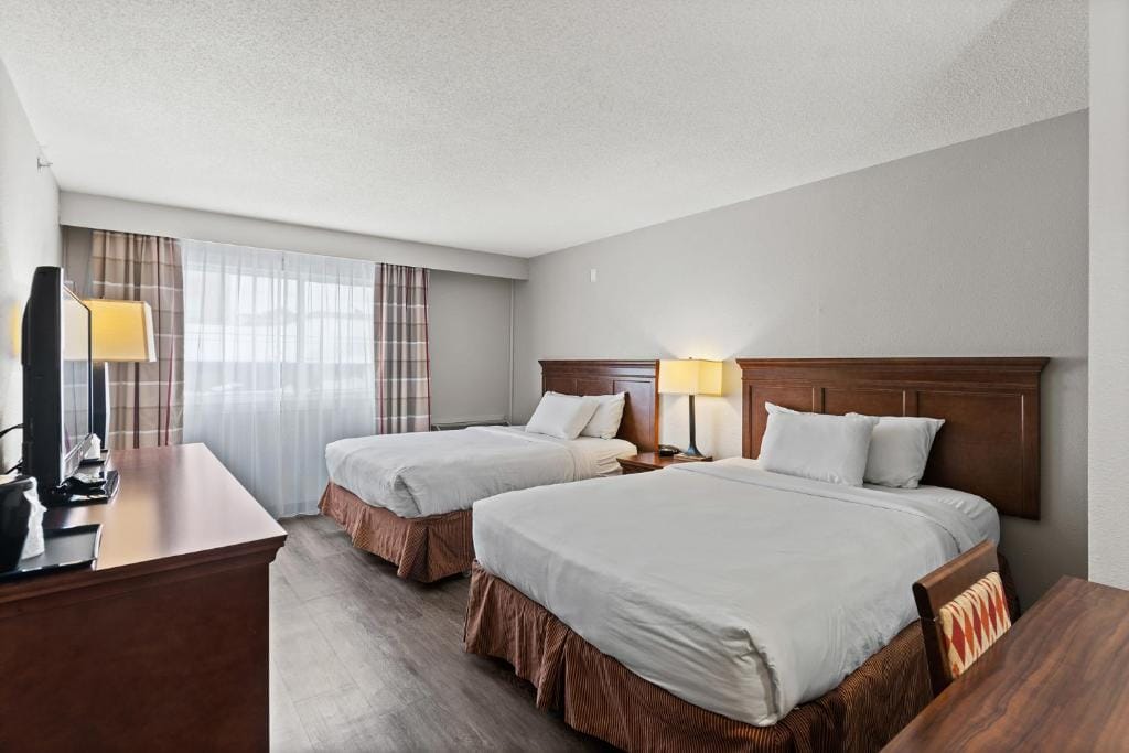 Country Inn & Suites by Radisson, Saskatoon, SK — 2