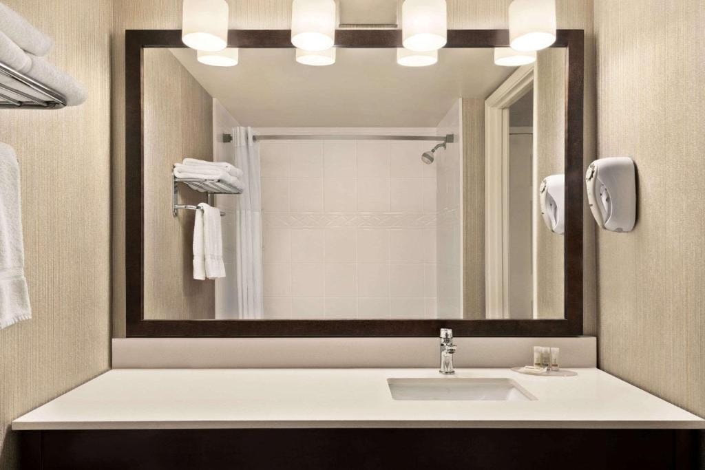 Days Inn by Wyndham Saskatoon — 3
