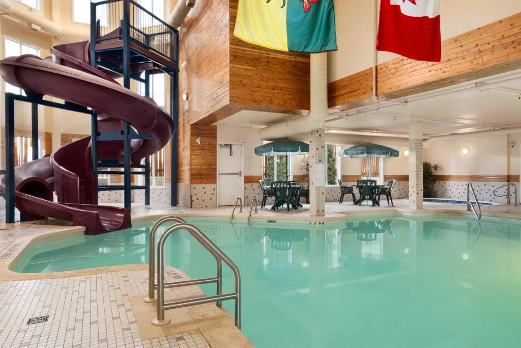 Days Inn by Wyndham Saskatoon — 4