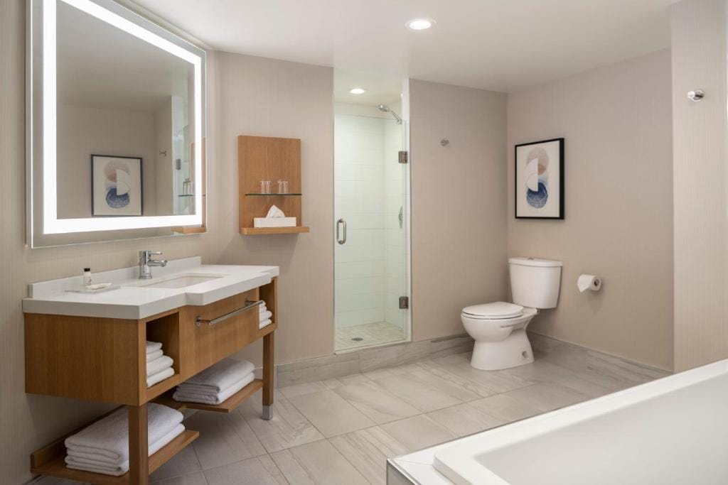 Delta Hotels by Marriott Saskatoon Downtown — 3