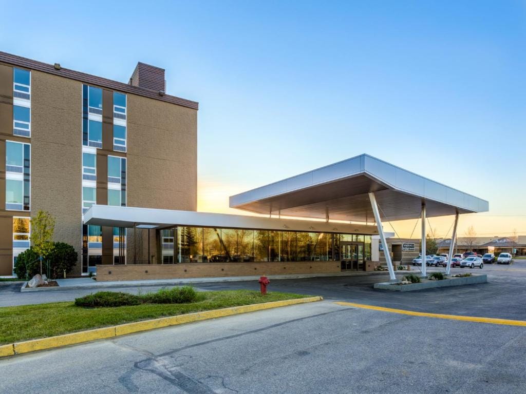 Heritage Inn Hotel & Convention Centre - Saskatoon — 1