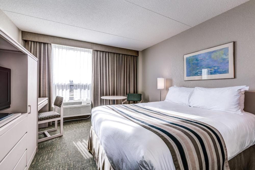 Heritage Inn Hotel & Convention Centre - Saskatoon — 2