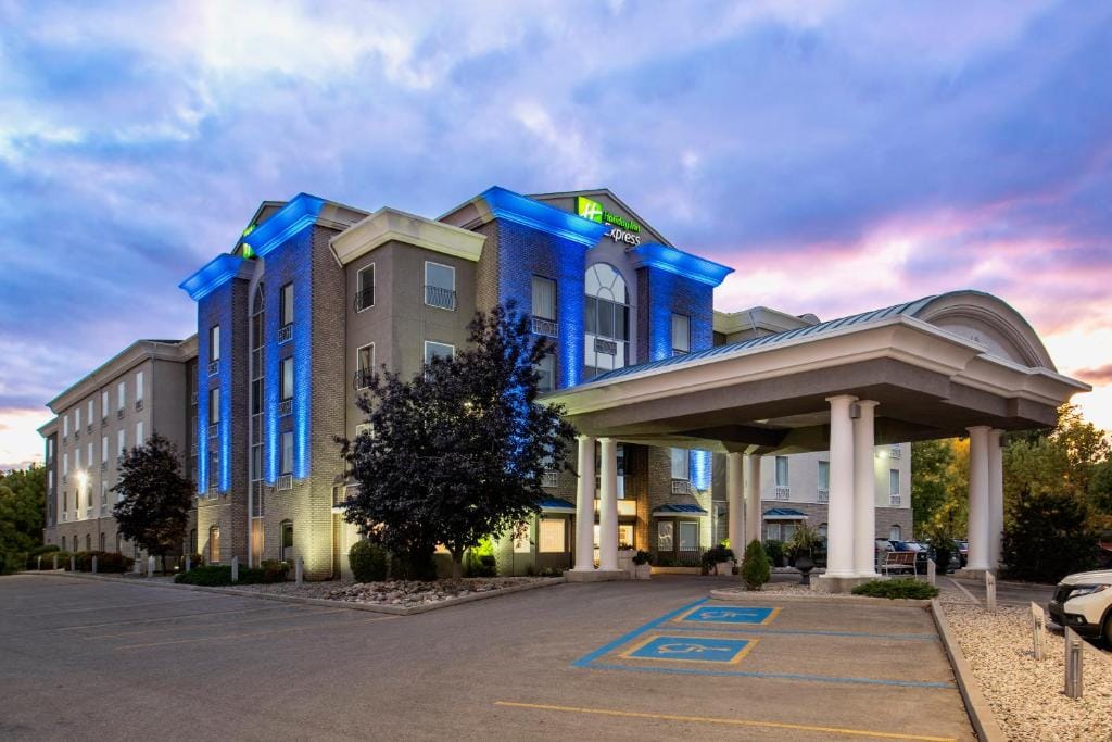 Holiday Inn Express & Suites Saskatoon Centre by IHG — 1