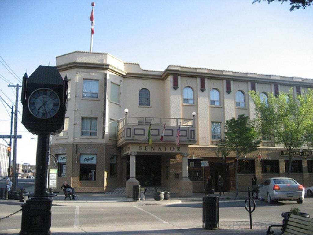 Hotel Senator — 1