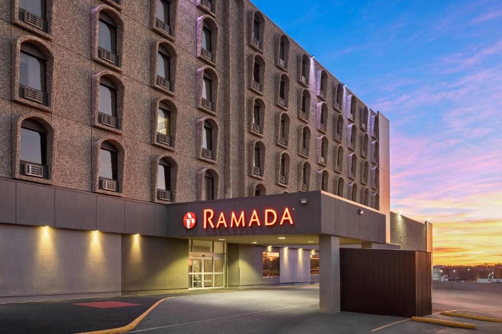 Ramada by Wyndham Saskatoon — 1
