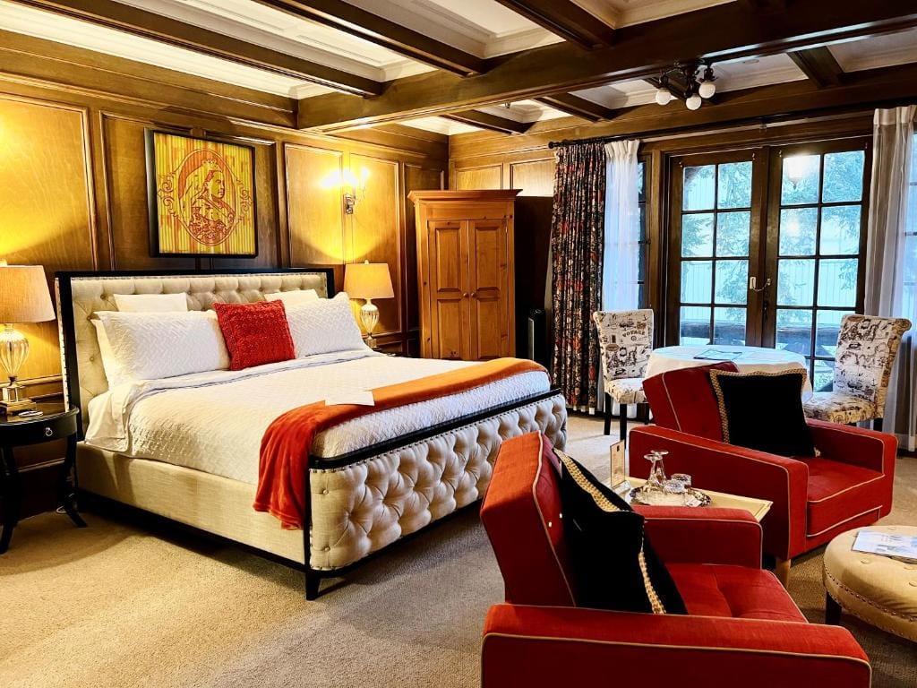 The Latch Inn — 5