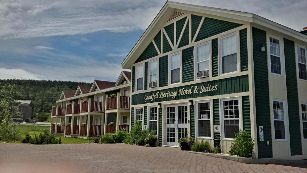 Grenfell Heritage Hotel & Suites — 1