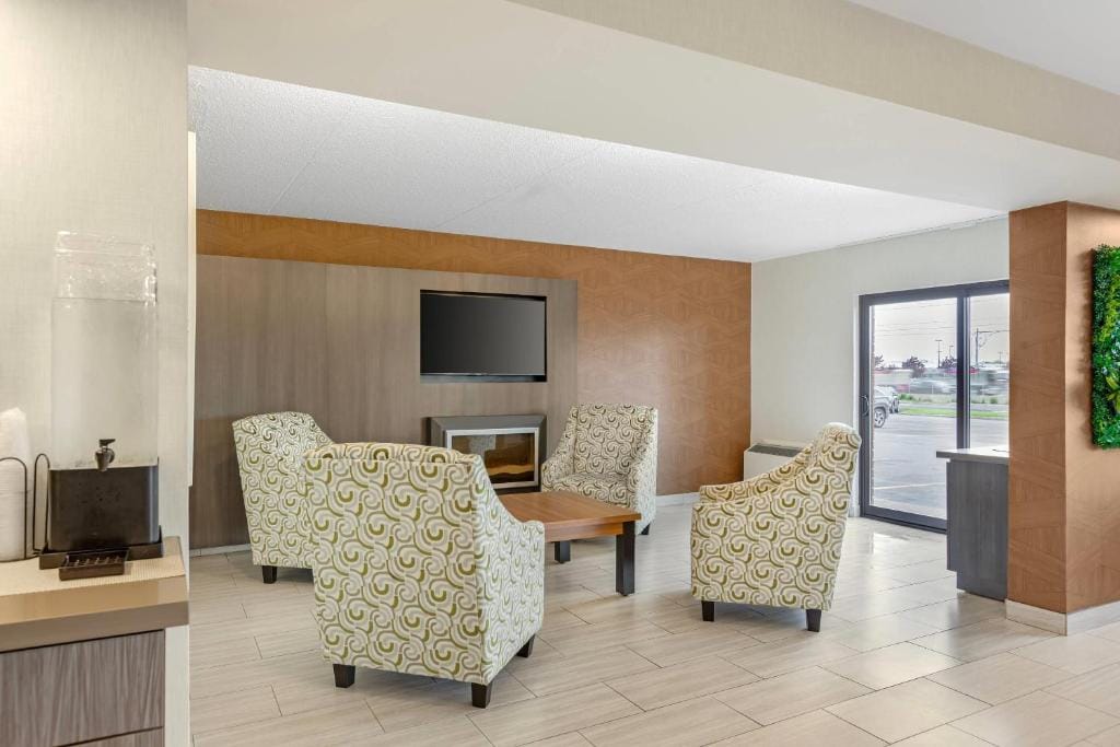 Comfort Inn — 5