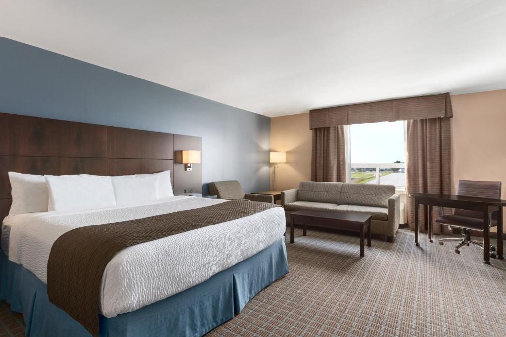 Days Inn by Wyndham Stephenville — 2