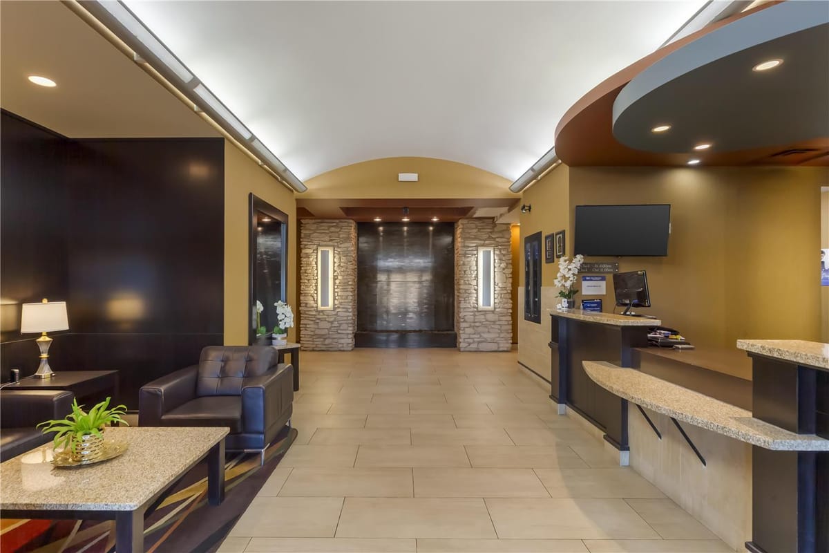 Best Western Plus Sherwood Park — 2