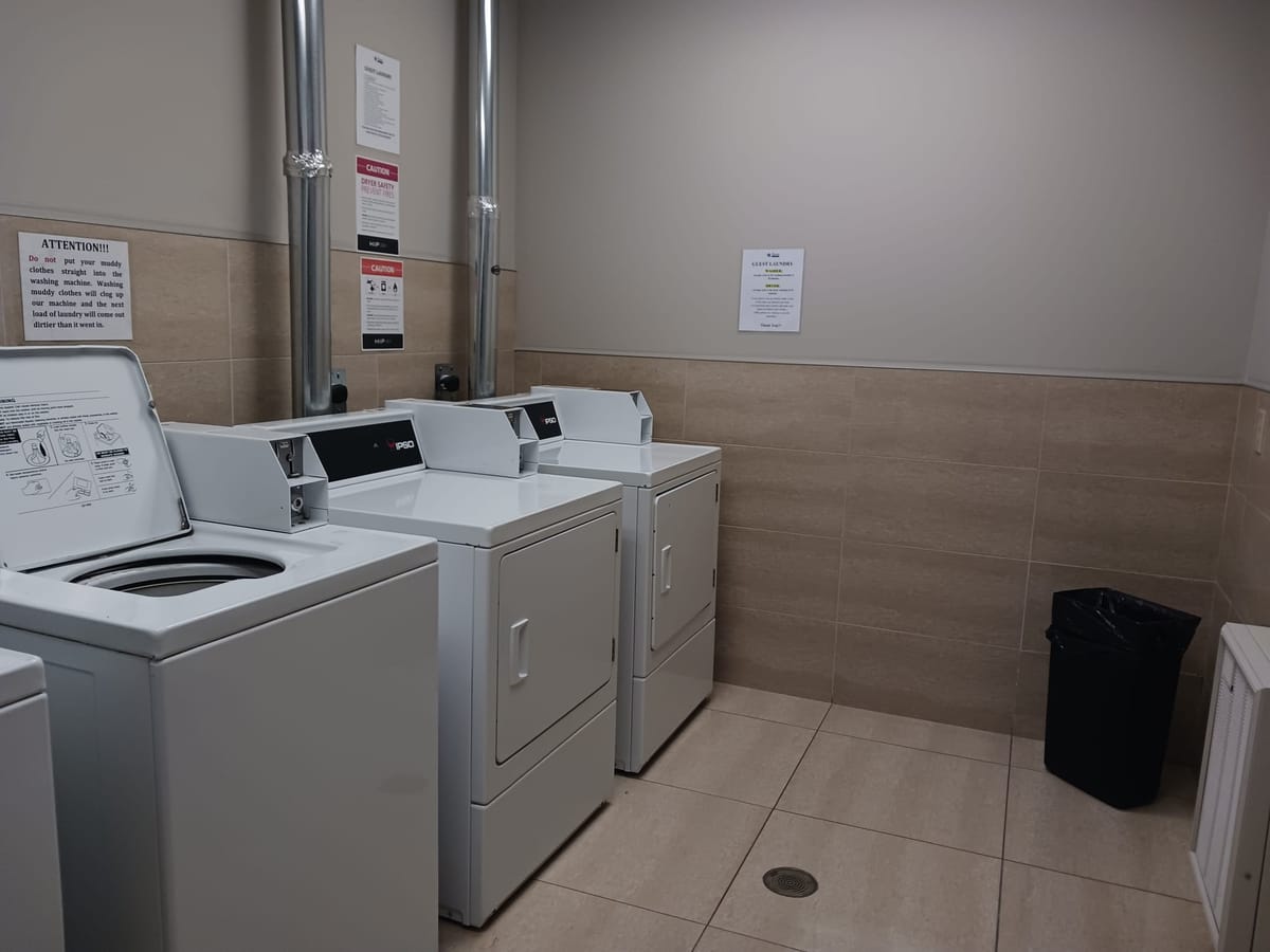 Days Inn & Suites by Wyndham Fort Saskatchewan — 5