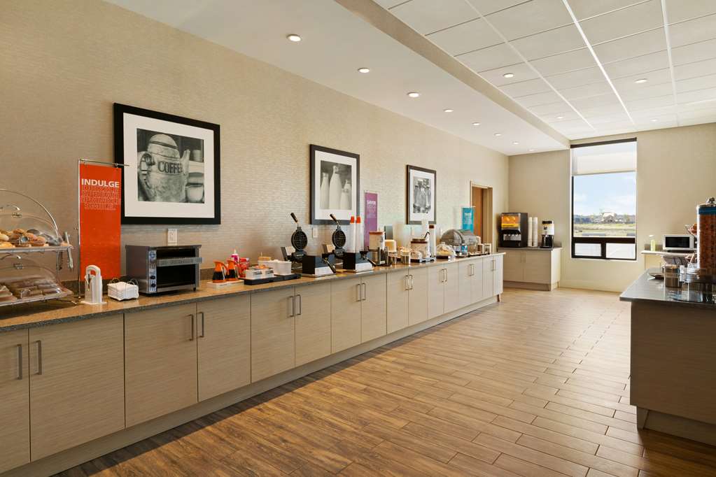 Hampton Inn by Hilton Edmonton/Sherwood Park — 4