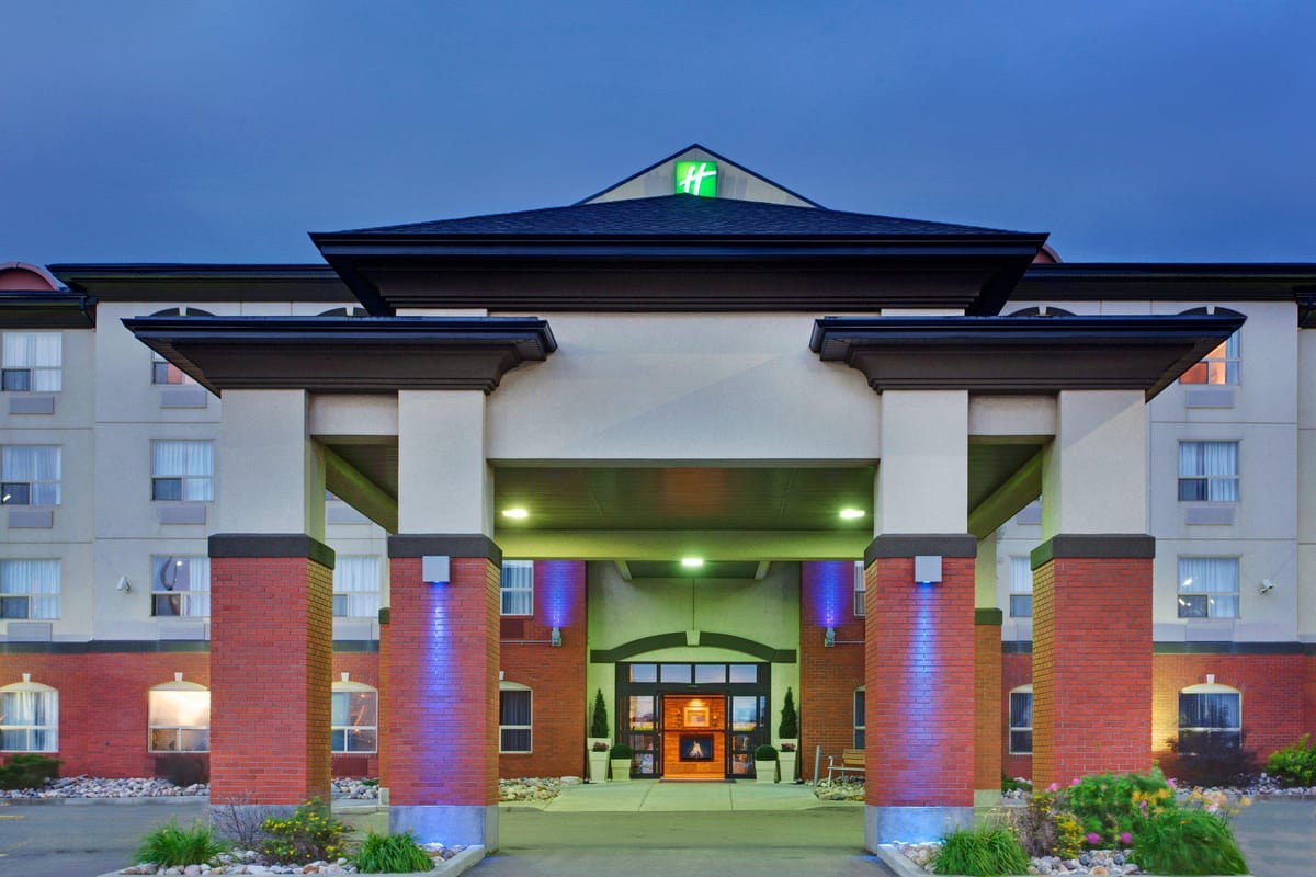 Holiday Inn Express & Suites Sherwood Park-Edmonton Area by IHG — 3