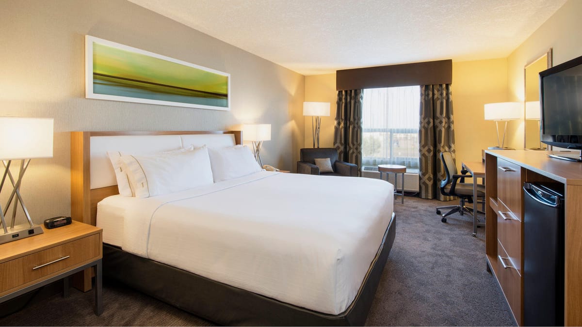 Holiday Inn Express & Suites Sherwood Park-Edmonton Area by IHG — 4