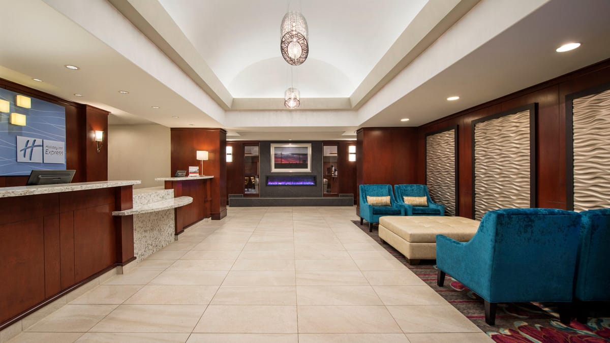 Holiday Inn Express & Suites Sherwood Park-Edmonton Area by IHG — 5