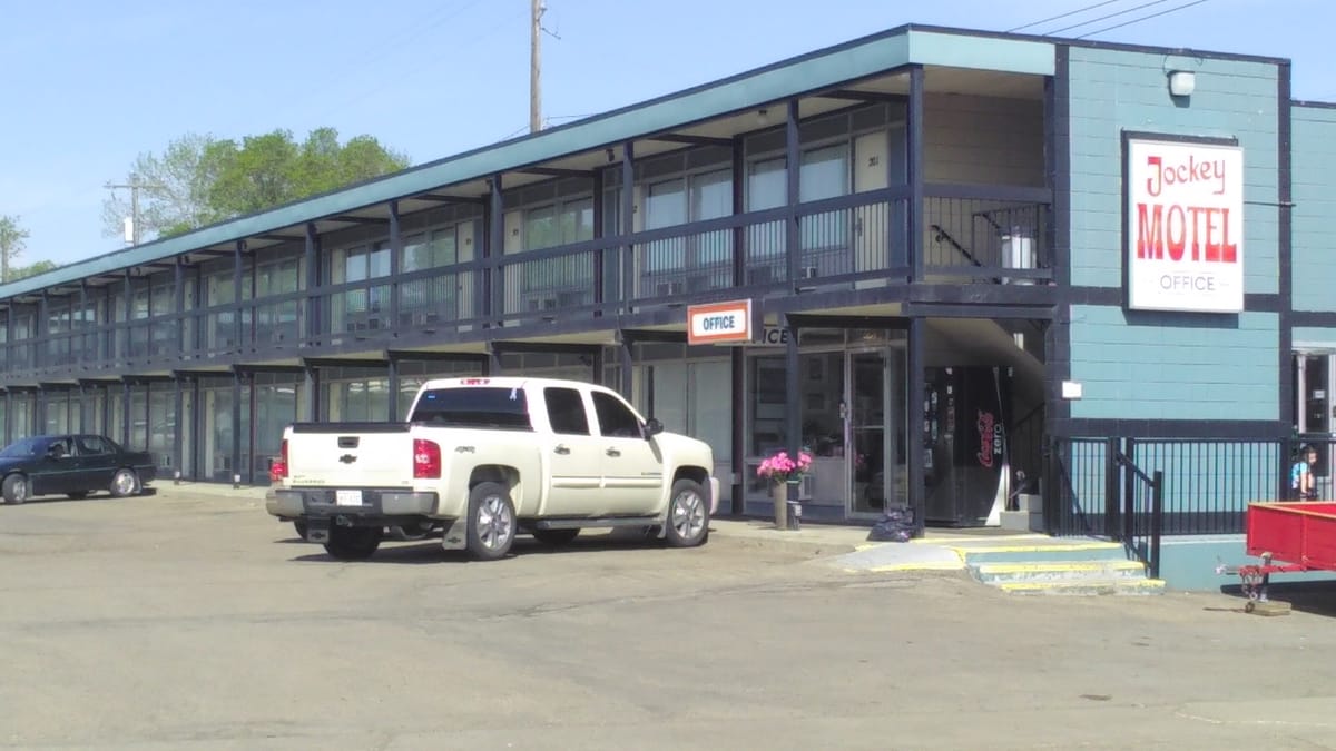 Jockey Motel — 2