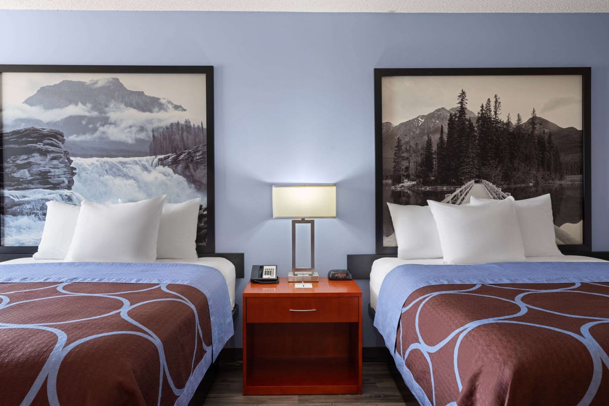 Super 8 by Wyndham Sherwood Park/Edmonton Area — 2