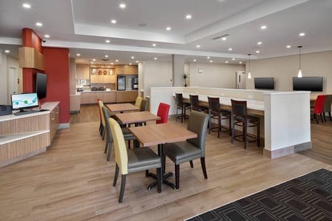 TownePlace Suites by Marriott Edmonton Sherwood Park — 5