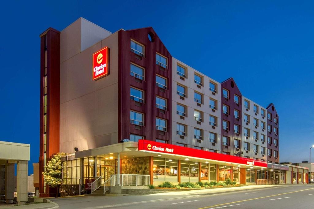 Clarion Hotel — 1