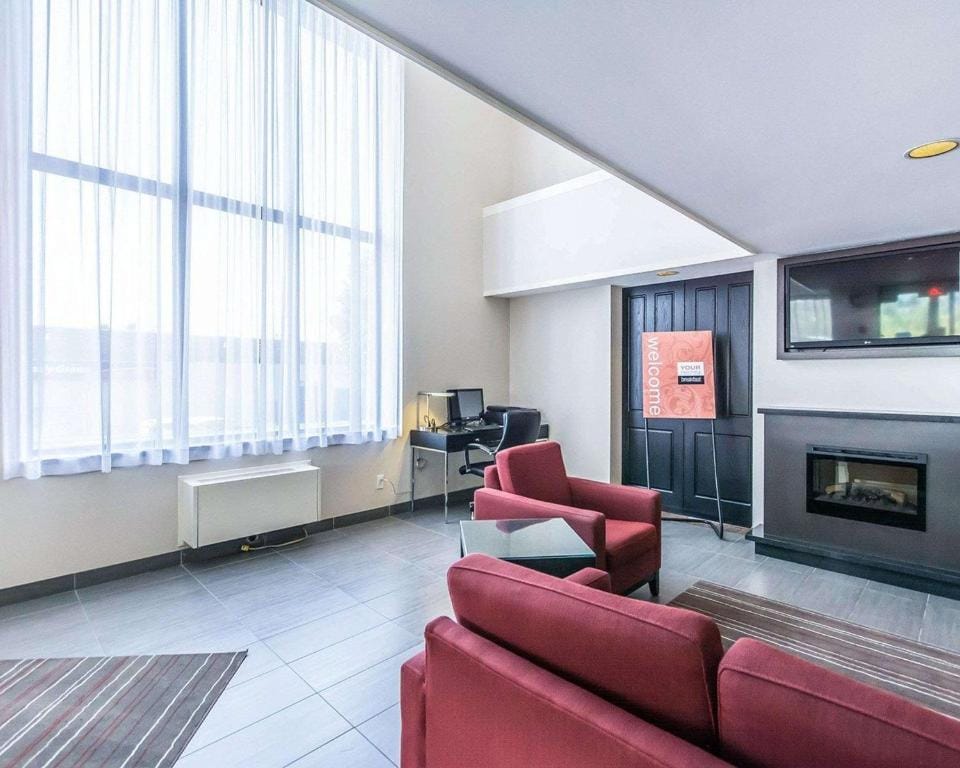 Comfort Inn Sudbury East — 4
