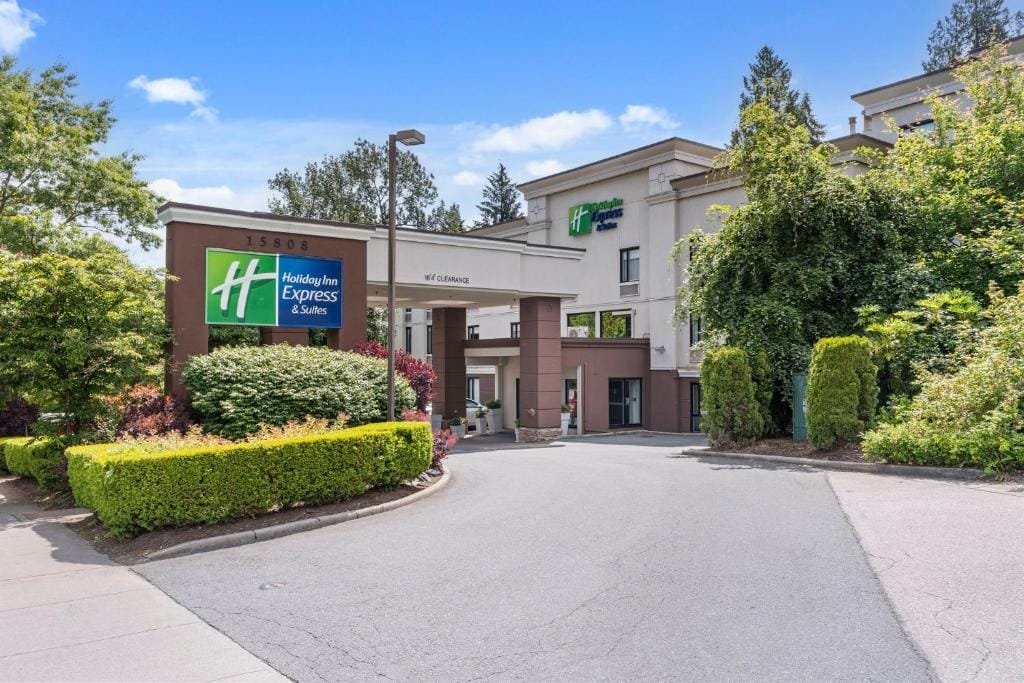 Holiday Inn Express and Suites Surrey by IHG — 4
