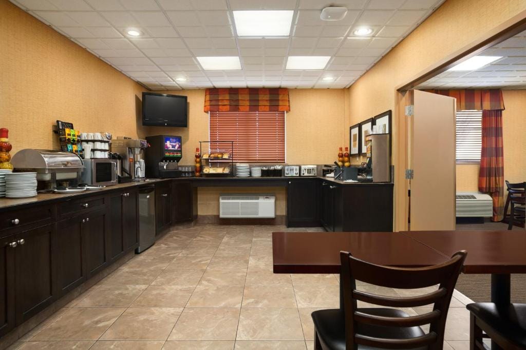 Ramada by Wyndham Surrey/Langley — 2