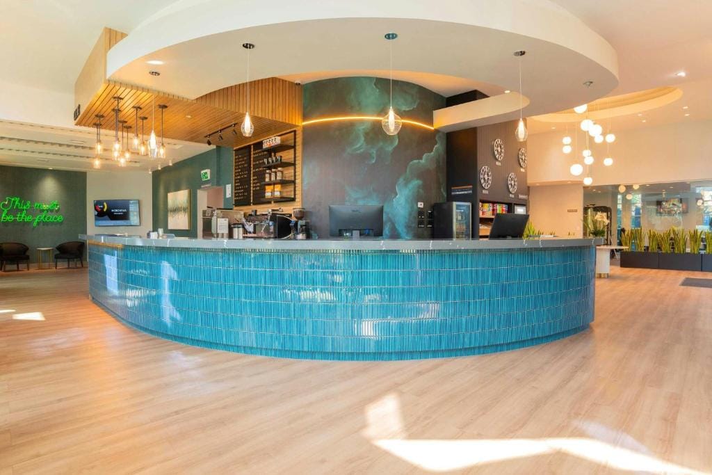 Sandman Signature Surrey-Guildford Suites — 2