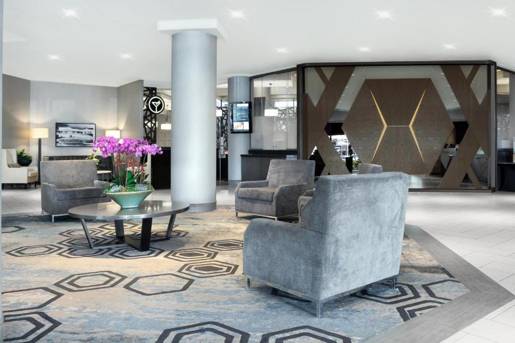Sheraton Vancouver Guildford Hotel — 1