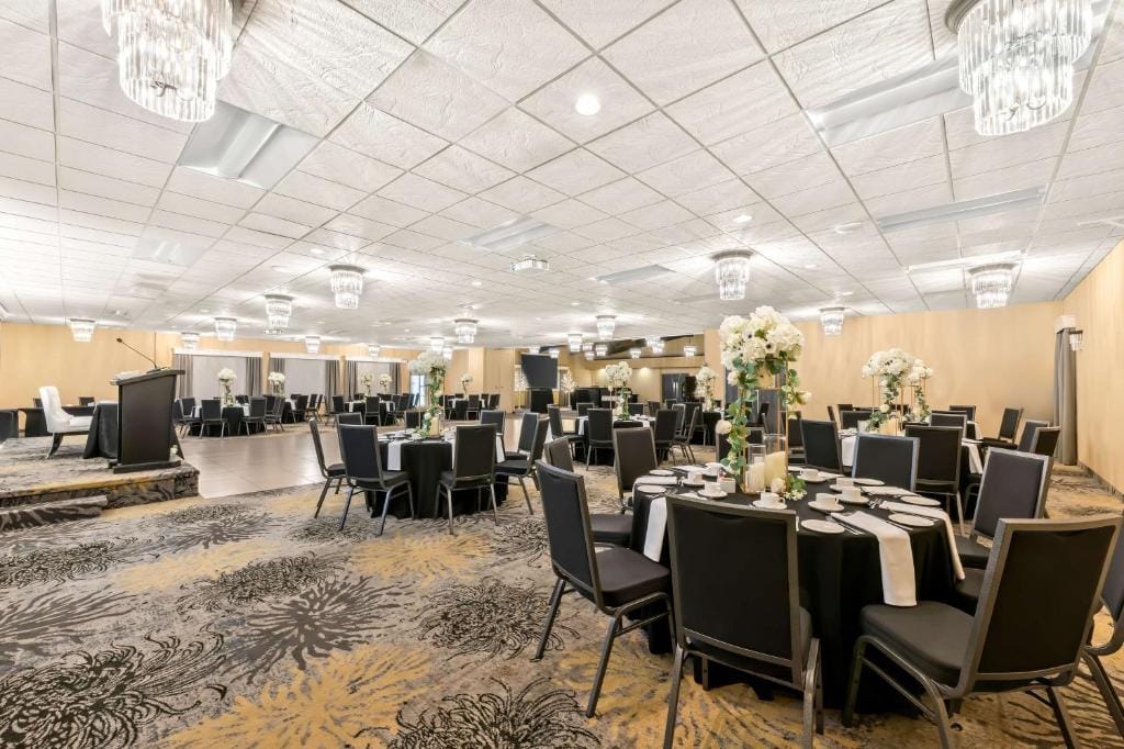 Best Western Plus NorWester Hotel & Conference Centre — 3