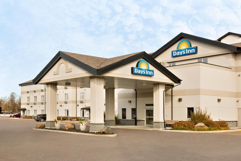 Days Inn by Wyndham Thunder Bay North — 1