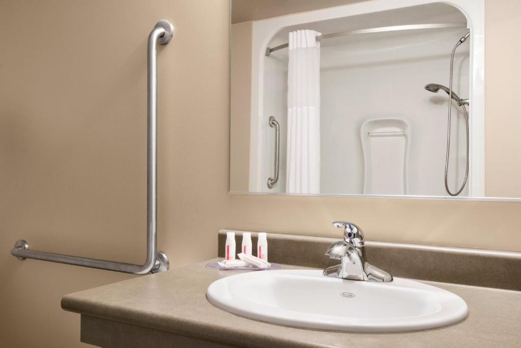 Days Inn by Wyndham Thunder Bay North — 3