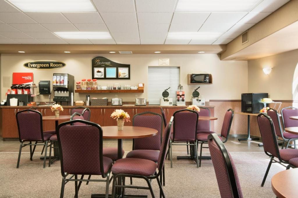 Days Inn by Wyndham Thunder Bay North — 4