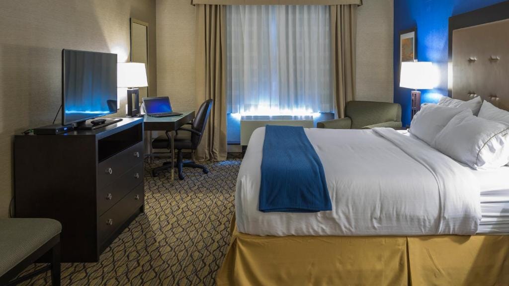 Holiday Inn Express Thunder Bay by IHG — 2