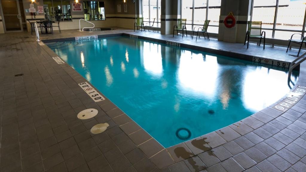 Holiday Inn Express Thunder Bay by IHG — 3