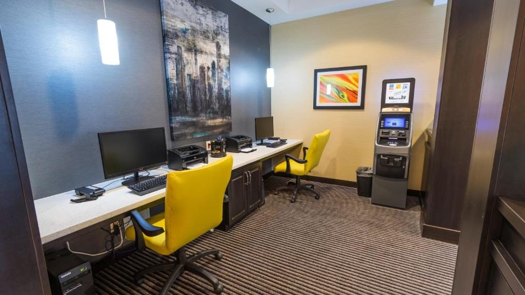 Holiday Inn Express Thunder Bay by IHG — 5